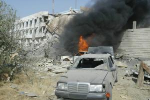 George W. Bush, expresó  las condolencias de su país al pueblo iraquí por el atentado perpetrado contra la sede de Naciones Unidas en Bagdad y aseguró que 'los terroristas no decidirán el futuro de Iraq'.