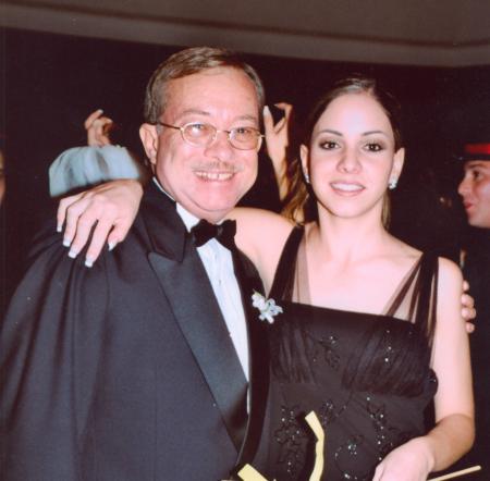 Cándido García con su hija Lorena en la recepción de boda de Luis Genaro Torres y Ana Tere García