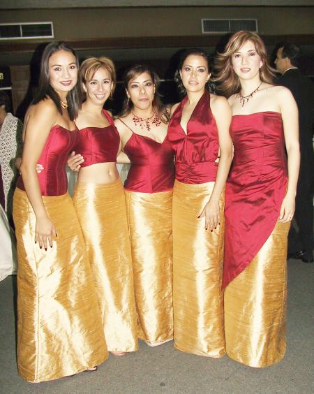 Muy guapas lucieron las damas de la novua Ana Carolina Chew, ellas son las señoritas Valeria, Susana, Lourdes, Gaby y Diana