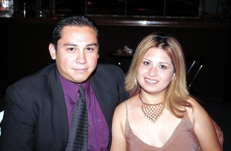 Humberto Vázquez Frayre y su novia Camie González Medina.
