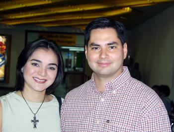  04 de septiembre  

Arlette J. de Díaz de León e Ignacio Díaz de León viajaron a Phoenix, en plan de negocios