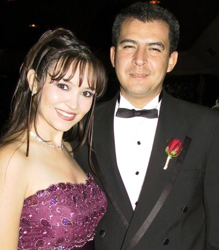 03 de septiembre

 Adriana Arroyo de Chew y Fernando Chew Gómez LLanos.