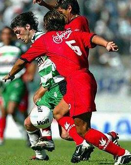 Veracruz respondió, pero le anularon un gol al minuto 66 por un claro fuera de lugar del uruguayo Martín Rodríguez, quien se encontraba adelantado al momento de recibir pase del 'Matute' Morales y el árbitro del partido lo sancionó bien.