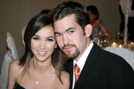 Aurora Gutiérrez Mansur y Carlos Valdés Bohigas, en reciente festejo de boda.