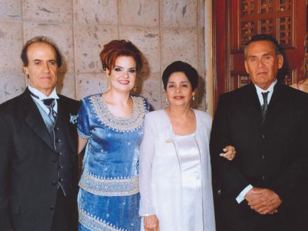  09 de septiembre 

Anuar Jalil e Ilham de Jalil, Margarita Villanueva de Camacho y Francisco Javier Camacho.