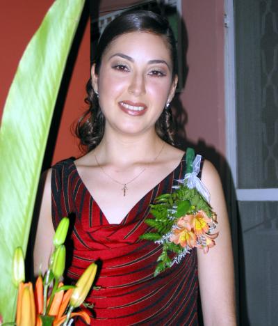 Rosa María Aguilera Moreno fue festejada por un grupo de familiares con una despedida de soltera bíblica.