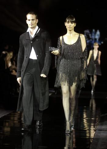 Armani tiene más de 2 mil tiendas repartidas por todo el mundo y cuenta con nueve líneas de negocio, entre las que se encuentran las de ropa interior, para bebé y su clásica etiqueta ‘Emporio’