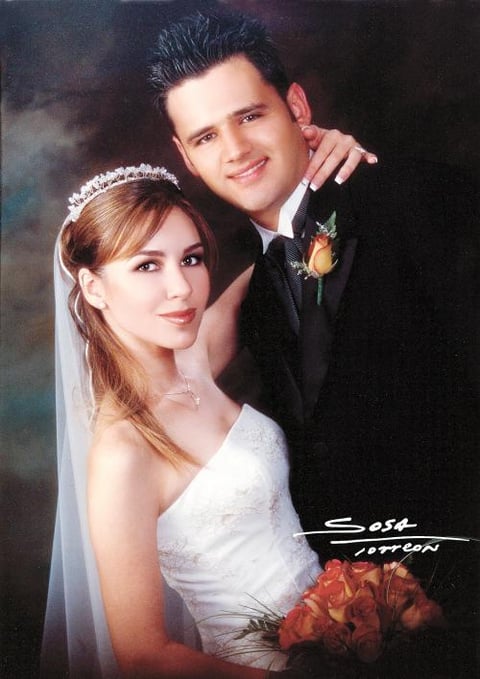 Lic. Jacobo Batarse Reyes y Lic. Alejandra Garza Gutiérrez contrajeron matrimonio en la parroquia Los Ángeles el dos de agosto de  2003.


Studio: Sosa