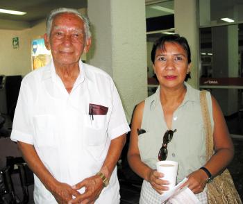 José María Sifuentes y su hija Amparo Sifuentes Luna viajaron a Mazatlán.