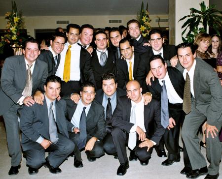 Luis Hermosillo con sus amigos, Armando, José, Roberto, Daniel, Ricardo, Amado, Miguel, Luis, Javier, Sergio, Pepe, Roberto, Gerardo y Ramiro.