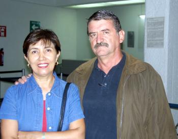 Guadalupe de Orozco y Rene Orozco viajaron a México para tratar asuntos personales.