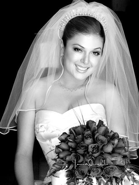 Srita. Berenice Torres Rodríguez el día de su enlace nupcial con el Sr. Arturo González Domíguez.


Estudio: Laura Grageda