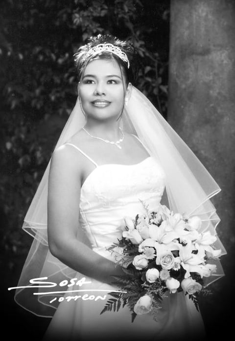 Srita. Wendy Triana Triana el día de su enlace nupcial con Sr. Román Burguette.


Studio Sosa