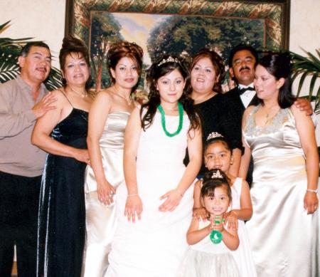  21 de septiembre 

Srita Karen Edith del Río Argumedo acompañada de Benjamín Argumedo, Angelina, Karina, Wendy Iveth, Ronald, Angelina, Evelyn e Iveth en su fiesta de XV años.