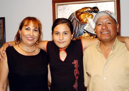  23 de septiembre 

Paulina cumplió once años y por tan emotiva fecha le organizaron una fiesta sus papás Yolanda Ramírez de Hurtado y Salvador Hurtado.