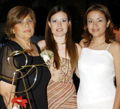  26 de septiembre 

Yamel Gabriela Porras Serna en su despedida de soltera, las anfitrionas de tan grato acontecimiento fueron las señoras Silvia Ruiz, Silvia Arellano y Cintia Arellano