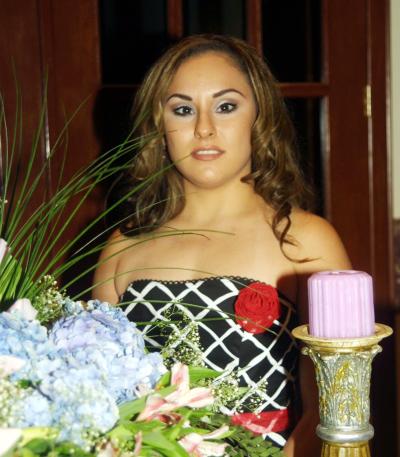 Brenda Esperanza González, en su primera despedida de sotlera