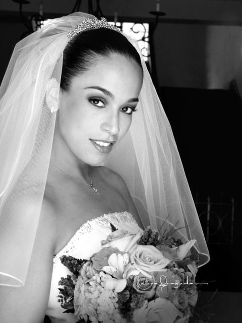G.M. Alejandra López García el día de su enlace nupcial con el Ing. Francisco  Xavier Flores Cisneros.


Estudio: Laura Grageda