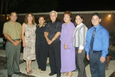 David Ortiz, Juanita de Ortiz, Marina Ortiz, Alma Ortiz, David Ortiz, Martha Gallegos y Jorge Gallegos.