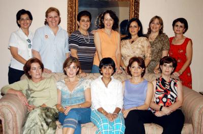 05 octubre 
Ex alumnas del colegio La Paz en su reunión mensual celebrada recientemente.