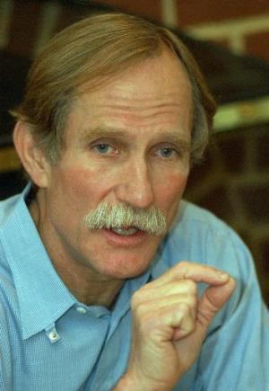 NOBEL DE QUIMICA


Los científicos estadounidenses Peter Agre y Roderick MacKinnon ganaron el premio Nobel de Química del 2003, informó la Real Academia Sueca de Ciencias. La Academia dijo que el trabajo de los dos estadounidenses sobre las membranas celulares es de 'gran importancia para nuestro entendimiento de muchas enfermedades'.
