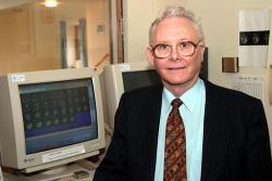 Mansfield de 70 trabaja en la Universidad de Nottingham, en Gran Bretaña. Los descubrimientos de Lauterbur y Mansfield condujeron al desarrollo de un moderno MRI, método indoloro que produce imágenes tridimensionales de los órganos dentro del cuerpo humano. La técnica, ahora rutinaria, posibilita ver la extensión de un tumor, localizar una inflamación en el sistema nervioso, e incluso ver el corazón palpitando.