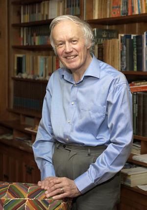 Leggett formuló una 'teoría decisiva', explicando cómo los átomos interactúan y se ordenan en estado de superfluidez, indicó la Academia Nobel.