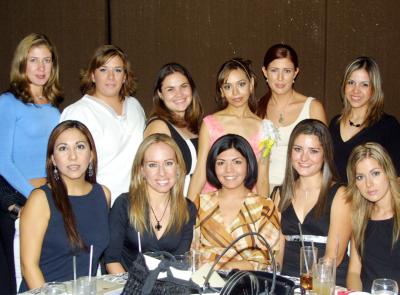 10 octubre 

Srita Adelú Zamorano Cavanzón acompañada de algunas de sus amiga el día de su despedida de soltera.