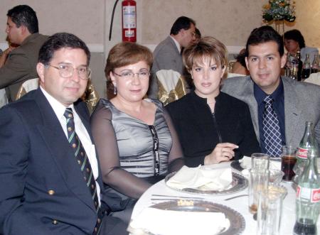 11 octubre 2003

Alberto Daher, Arcelia G. de Daher, Jorge Eduardo Abraham y Margarita García de Abraham captados recientemente.