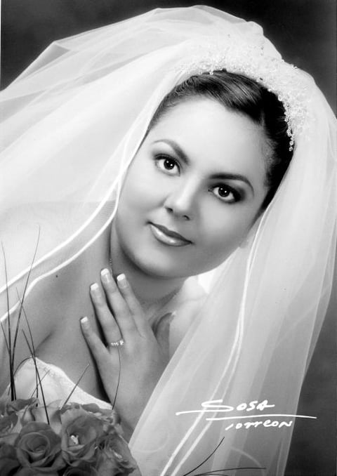 Lic. Perla Monserrat Farías James el día de su enlace nupcial con el Ing. Mauricio Vázquez Gámez.

Studio Sosa