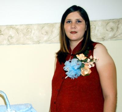 Alejandra Gómez de Hinojosa disfrutó recientemente de una fiesta de canastilla.