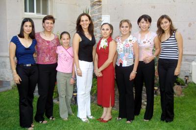 14 octubre 
 Esperanza Franco, Cristina de Albéniz, Lorella de Franco, Carmen F. de Crabtree, Ana Cecy Franco, Isabel Valdez y Paola Crabtree acompañaron a Brenda González en su despedida de soltera.
