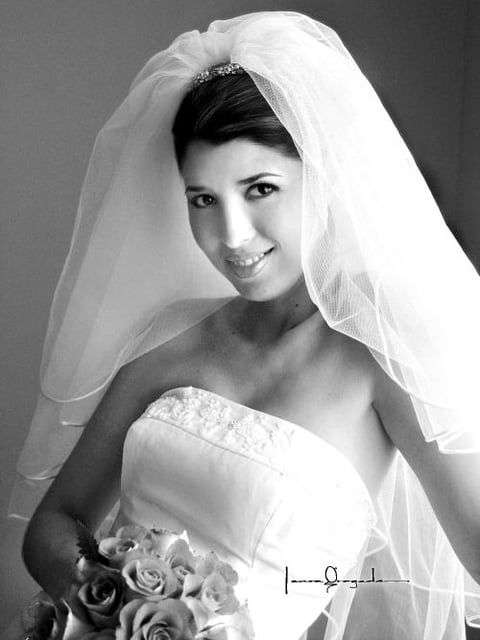 Srita. Edisa Margarita Flores López contrajo matrimonio cristiano con Sr. José Antonio Trujillo González.

Estudio : Laura Grageda 