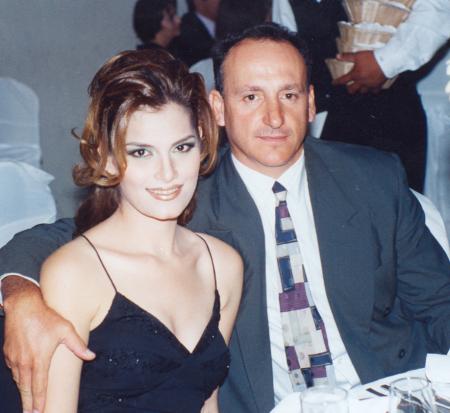 Carlos Aguilera Ude y Martha Reyes de Aguilera captados en la bnoda de Rogelio Ramírez y Pilar Cavarga