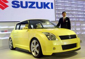 Honda, el segundo constructor automovilístico nipón, presenta el IMAS un híbrido compacto con una carrocería de fibra de carbón con la que reduce peso y fricción al aire y puede apurar 40 kilómetros con un sólo litro de gasolina.