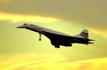 Un viaje de ida y vuelta París-Nueva York en un Concorde de Air France podía comprarse en mayo de 2003 por 8.727 euros (unos 10.300 dólares) y tenía una duración de 3 horas y 55 minutos.