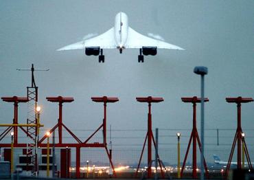 Después de casi tres décadas operando vuelos transatlánticos en tres horas y media, a una velocidad superior a los 2.000 kilómetros por hora, los gastos de este avión de lujo acabaron por superar los beneficios por la venta de los billetes