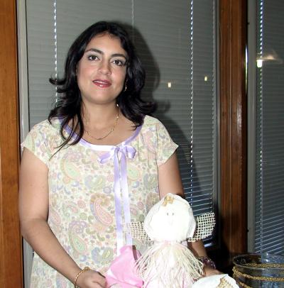 24 octubre 
Señora Betty Lugo de Chawi en la fiesta de regalos que se le organizó por el próximo nacimiento de su bebé.