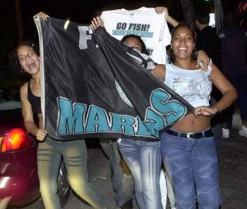 Y ahora que Miami se ha convertido en la capital del béisbol, con un equipo que tiene de todo, sólo le haría falta alcanzar la sede del Area de Libre Comercio de las América (ALCA) para convertirse en la capital de América Latina