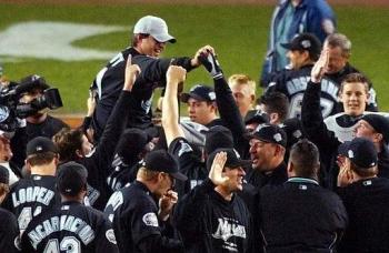 Los peces aguja tuvieron muchos héroes en una Serie en que se impusieron por 4-2 al equipo con la mayor nómina en el béisbol (calculada en más de 150 millones de dólares), los Yankees de Nueva York.