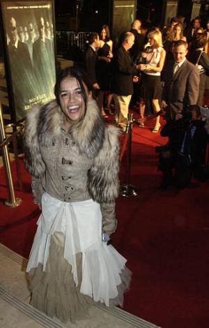 La actriz Michelle Rodriguez a su llegada a la premiere de 'Matrix Revolutions'.