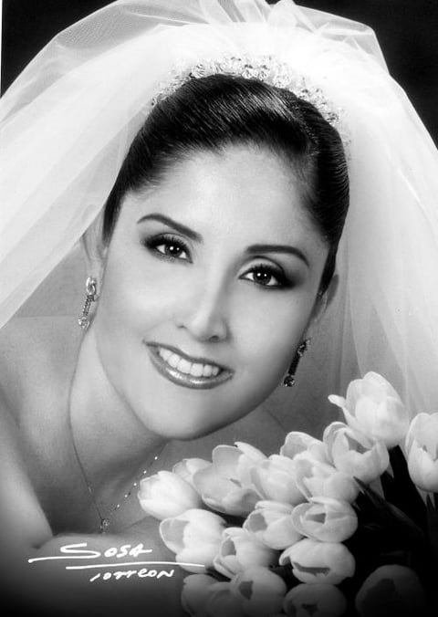 C.P. Linda Yvette Fernández González el día de su enlace nupcial con el Ing. Pablo Carrillo Cosío.

Studio: Sosa