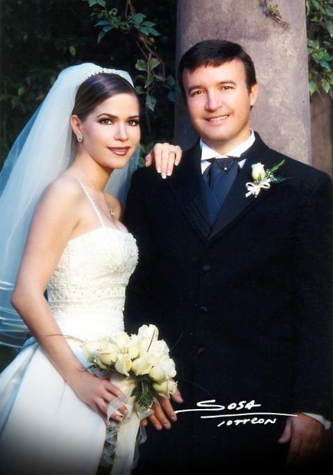 Lic. Jesús Ortuño Gurza y Srita. Ana Sofía González Salazar contrajeron matrimonio religioso en la parroquia de Nuestra Señora de la Virgen de la Encarnación el 18 de octubre de 2003.

Estudio: Sosa