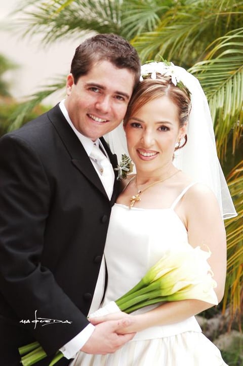 Sr. Gustavo Adolfo Domínguez Veytia y Srita. Marysol Taboada Barragán contrajeron matrimonio religioso en la parroquia Los Ángeles el 11 de octubre de 2003.

Estudio: Maqueda