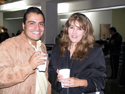 Adrián Sandoval viajó a Monterrey N.L., para atender negocios de autopartes , lo despidió Ana Isela Pérez.