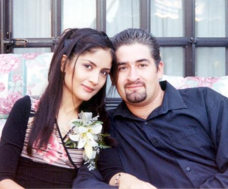 Lic. María del Socorro Rodríguez Estrada e Ing. Felipe Hamdan Medina fueron despedidos de su vida de solteros.
