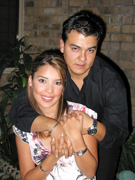 Mónica Barba Pastrana y Ramiro Enríquez Máynez captados en un festejo social.