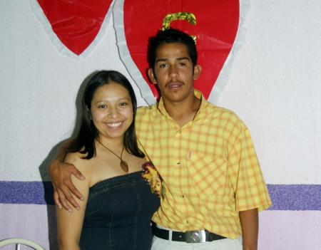  02 de noviembre  
Yadira Nava y Gustavo Rodríguez contraerán matrimonio en fecha próxima y por tal motivo se les ofreció una despedida de solteros.