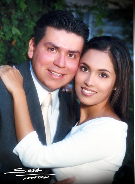 Lic. Julio Castañeda Pech y Lic. Cecilia Robles Hernández efectuaron su presentación religiosa el 31 de octubre de 2003.