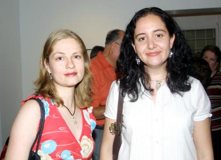 Cristina Treviño y Patricia Hernández.